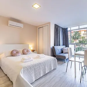 Apartment Sun Coast -- Superb With 4 Pools, Gardens & Breakfast